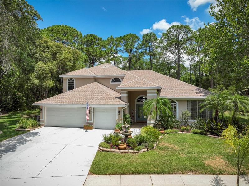Welcome home to 2339 Warwick Drive