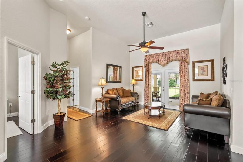 Foyer / Living Room