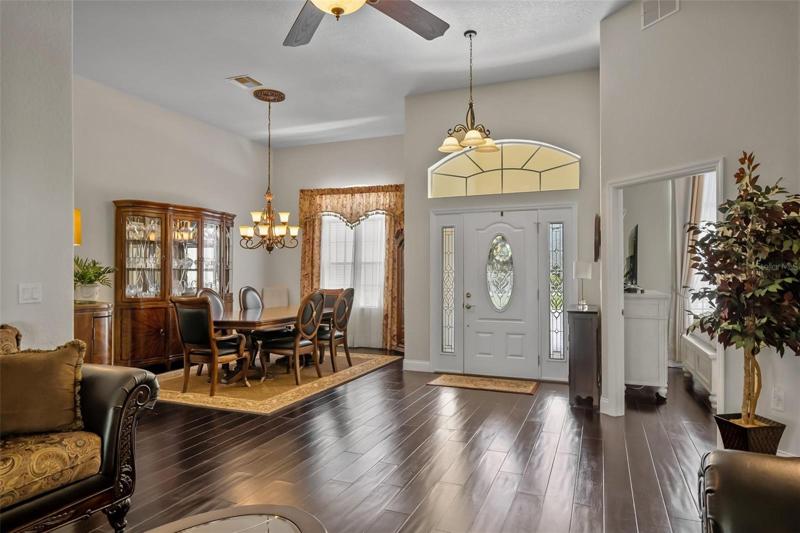 Foyer / Dining Room