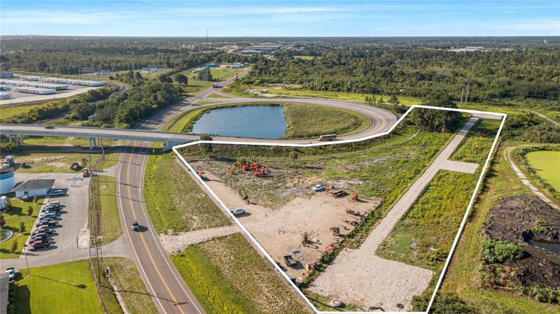 Outline of property; fenced 4.79 acres.
