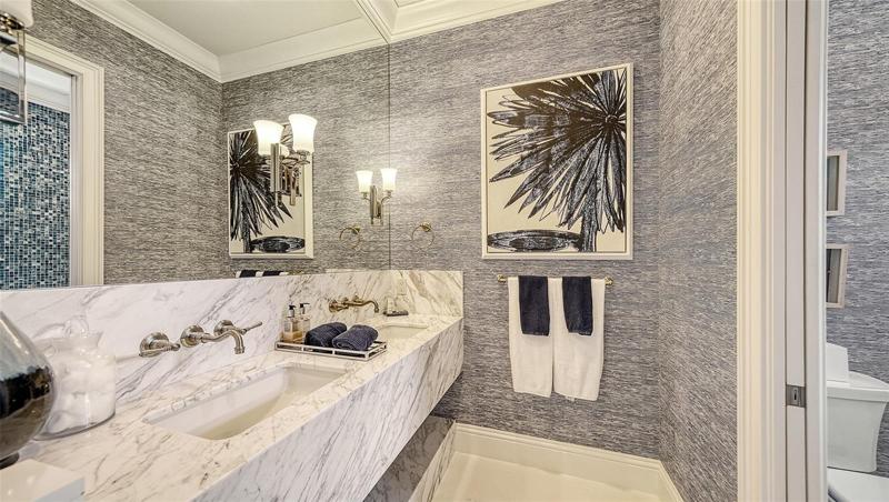 en suite bathroom