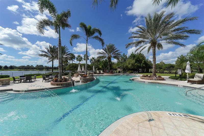 Grande Clubhouse pool