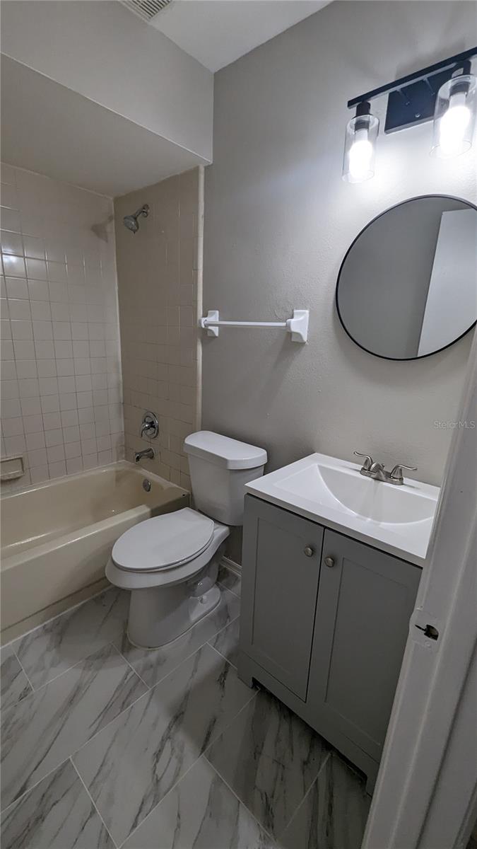 BATHROOM 2