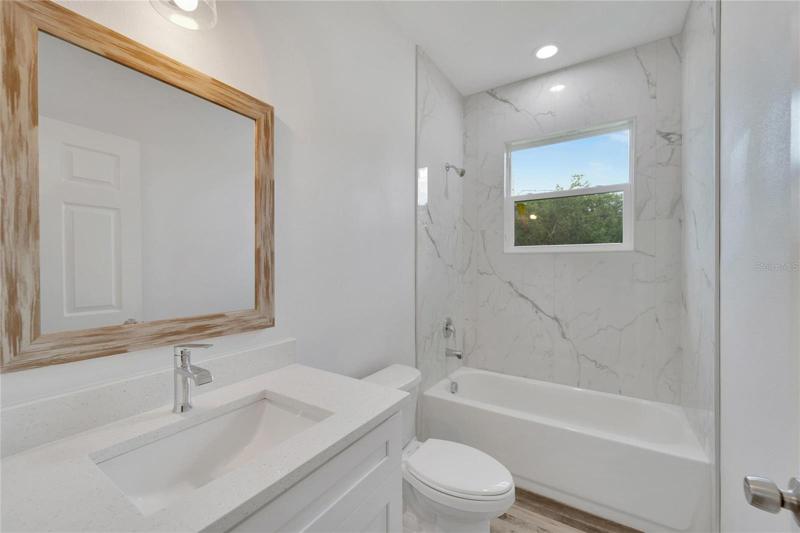 Full Bathroom 2
