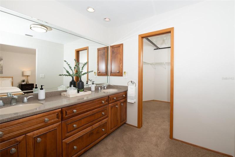 Huge walk in closet! With extra storage!