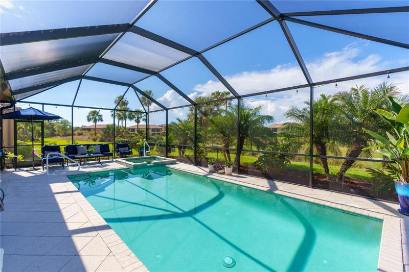 Sparkling pool and Spa