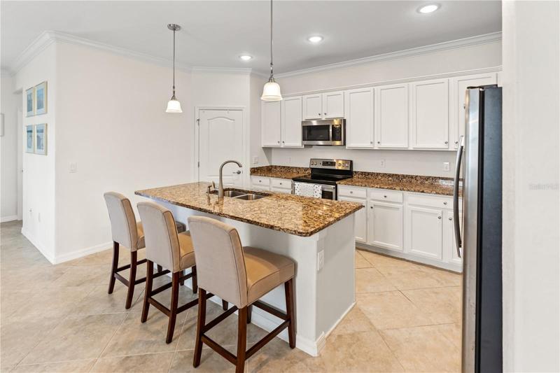 Comfortable eat-in space in kitchen