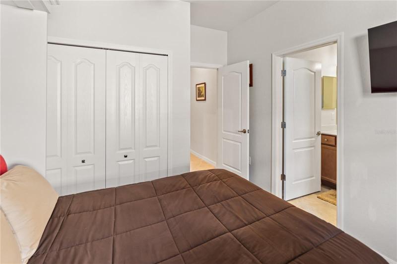 Multi function, sitting area, guest bedroom, study.....