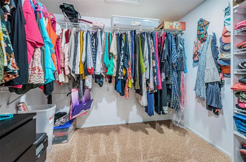 Walk in closet