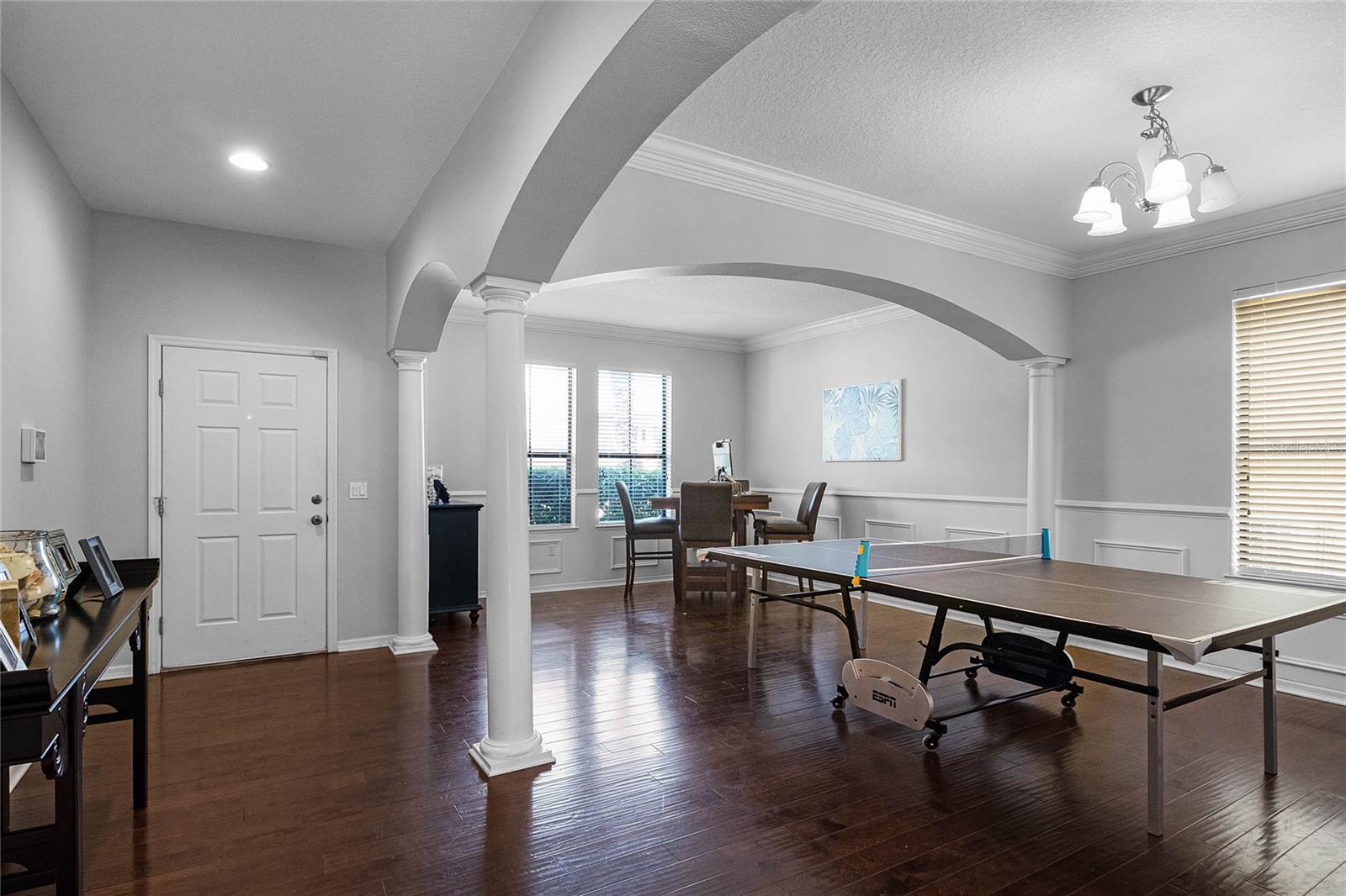 Formal LR/Dr Area with Crown Molding, Wood Floors &amp; Neutral Colors