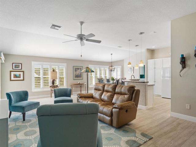 Large Spacious Living Area
