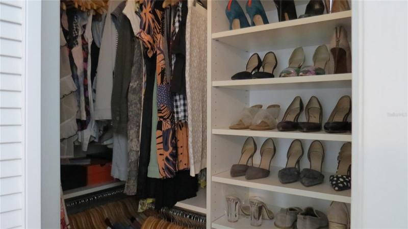 master bedrrom california closet