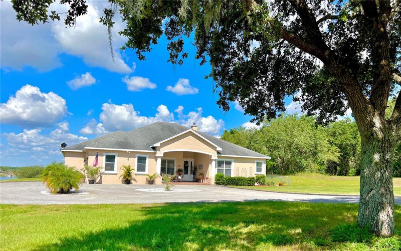 Main house w/ almost 4000 sq ft living area