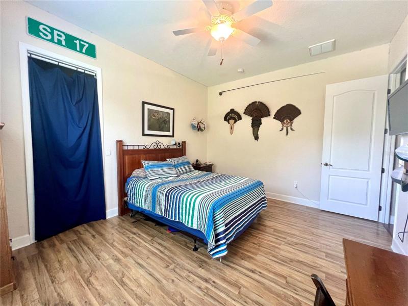 3rd bedroom w/ large walk-in closet area