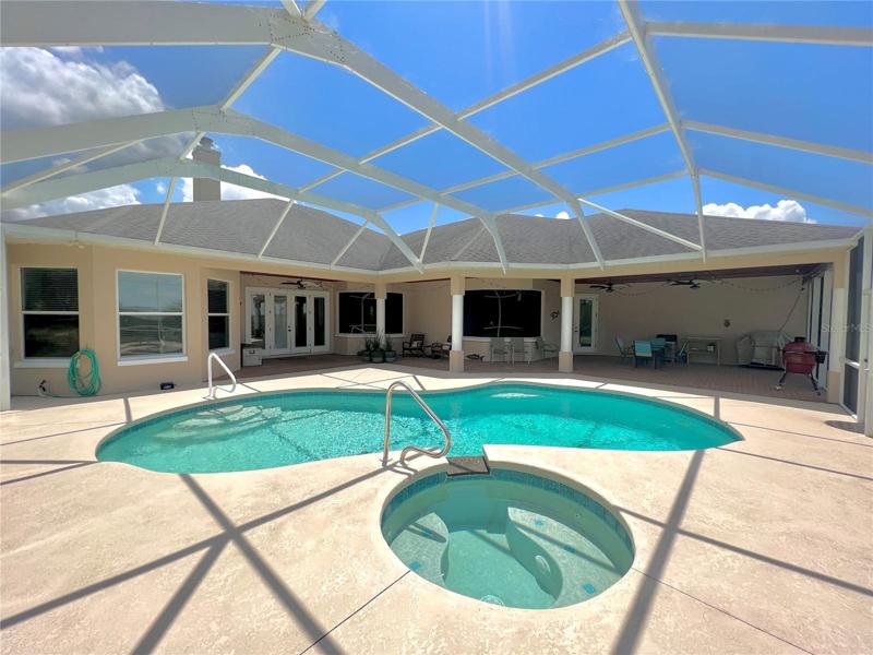 Screened pool