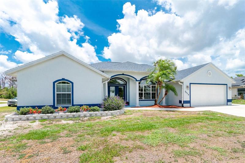 Lovely 3 bed/2 bath/2 car garage POOL HOME in East Englewood!