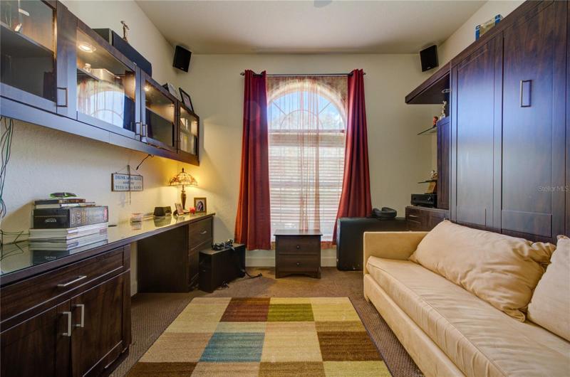 Murphy bed in this bedroom/office