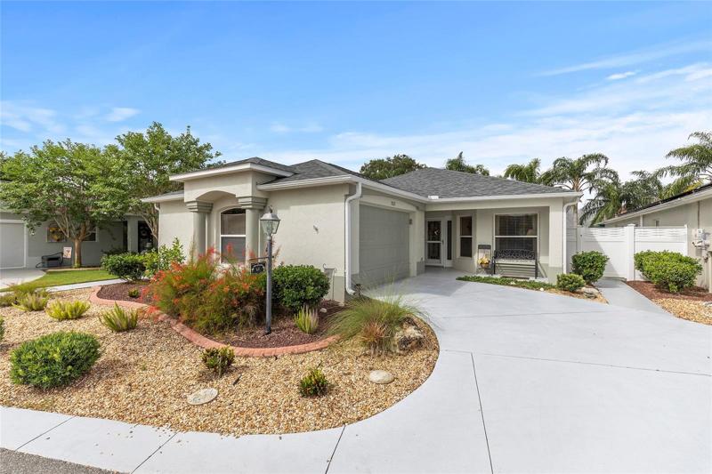 GORGEOUS 3/2 ARLINGTON VILLA IN THE VILLAGE OF HADLEY!