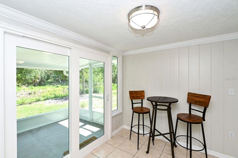 Eating Area off of Kitchen