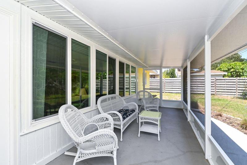 Covered, Screened Lanai