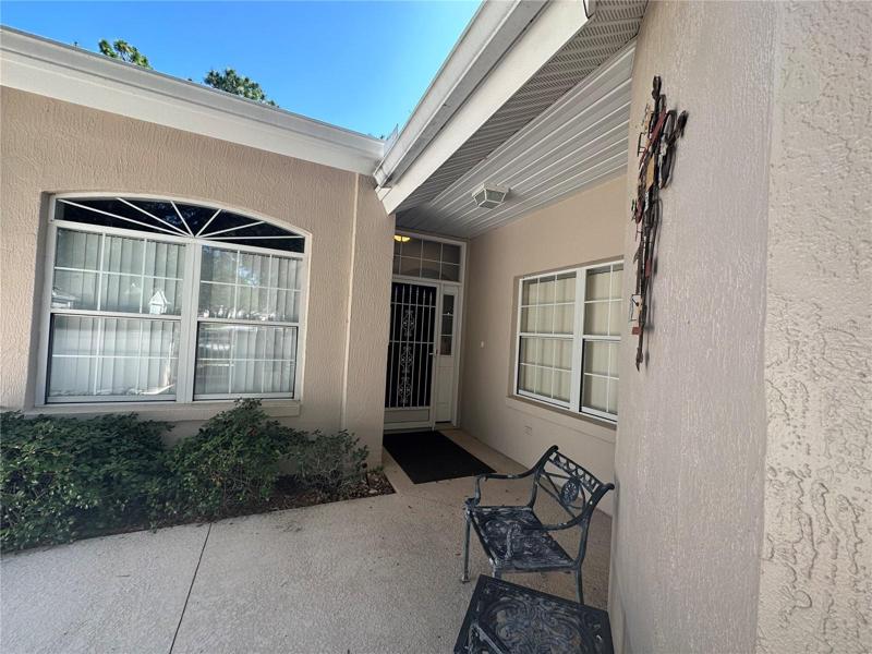 Front entry with Screen door