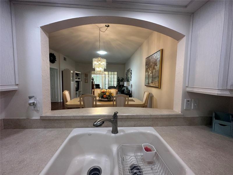 Pass thru to Dining Room