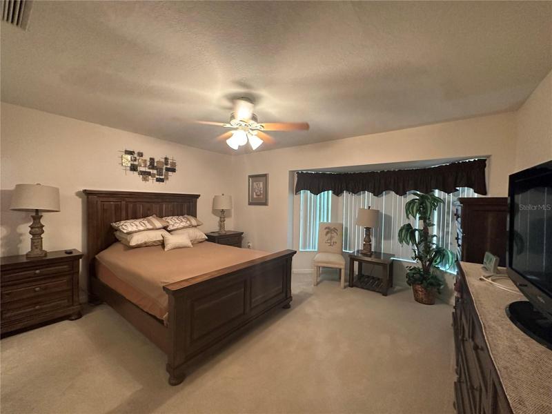 LARGE WITH SITTING AREA