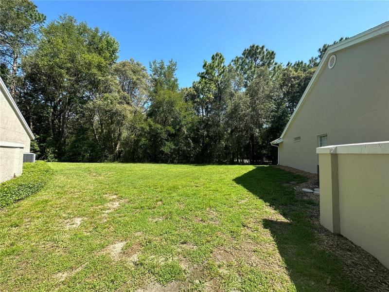 Open area between this villa & neighbor