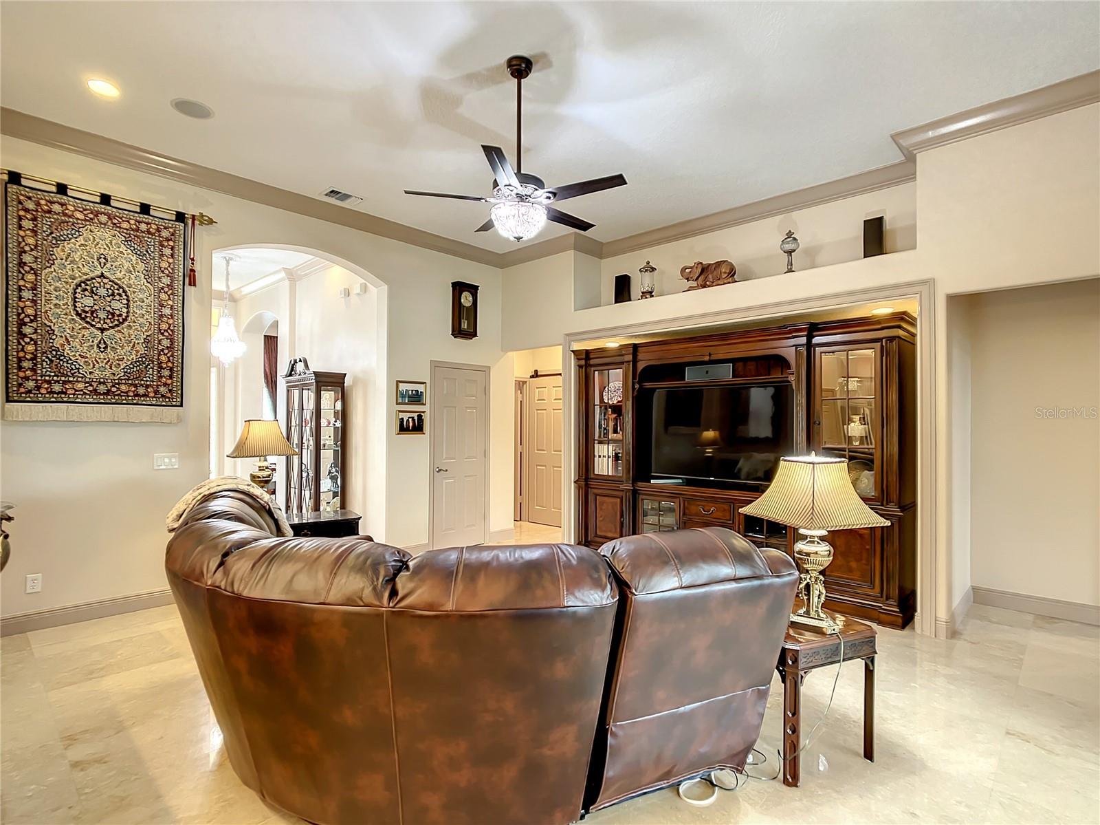 SPACIOUS FAMILY ROOM WITH RECESSED LIGHTING &amp; SURROUND SOUND