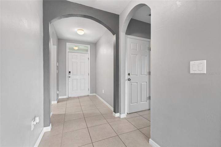 Foyer/ Entry