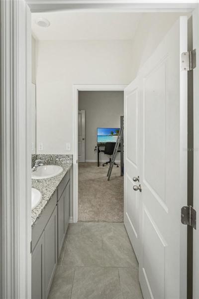 Jack and Jill Bathroom between Bedroom 1 & 2