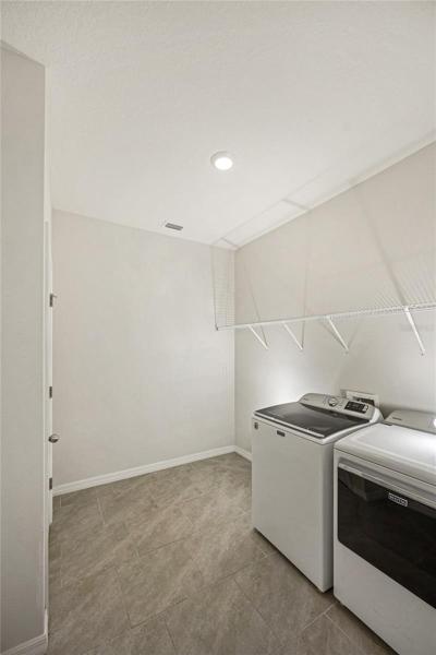 Oversize Laundry Room