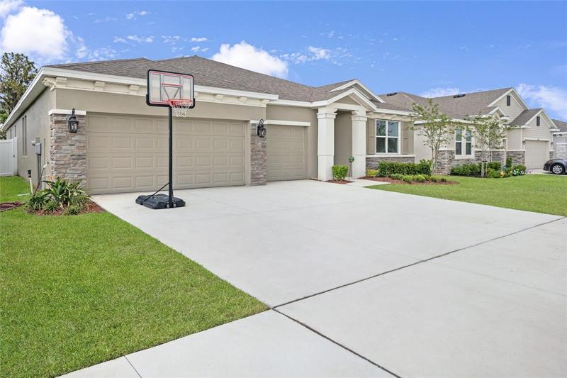 Welcome to 11941 Brighton Knoll Loop