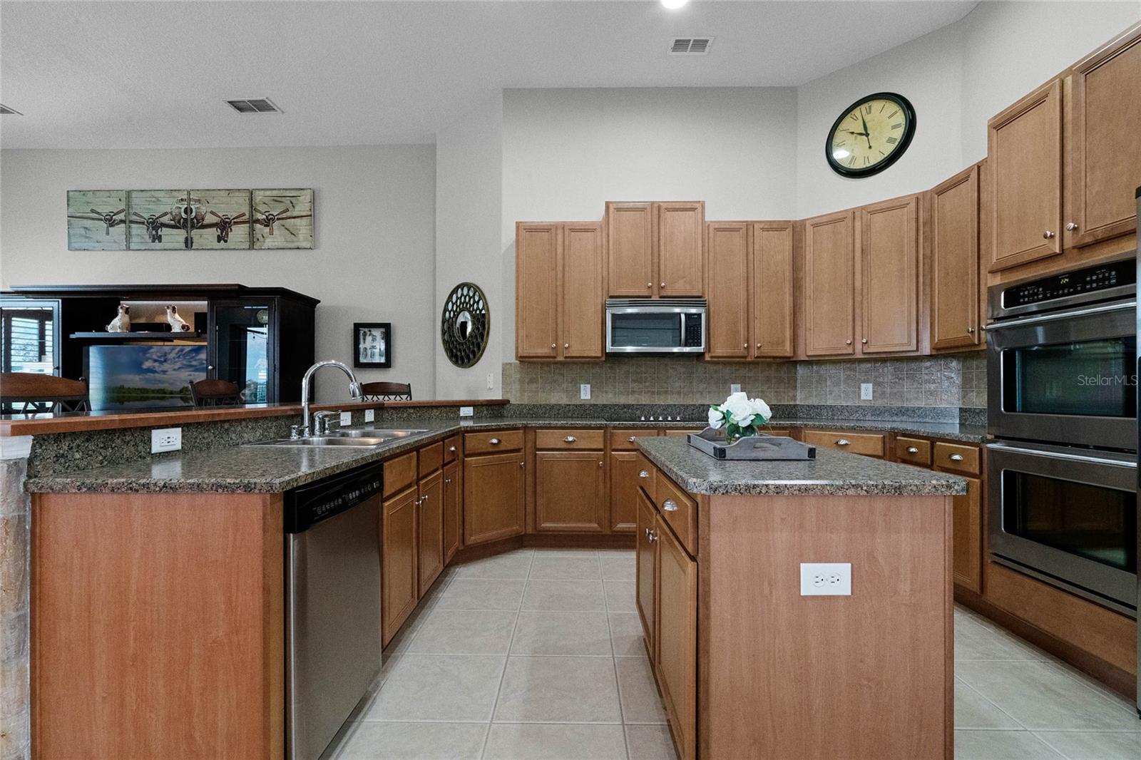 Double Ovens both w/Convection