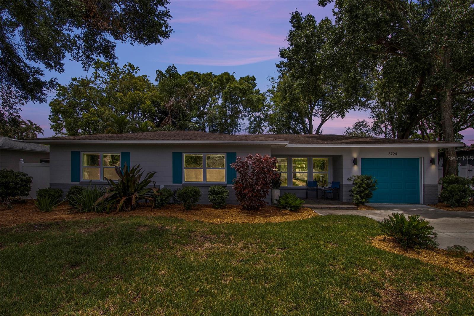 Your paradise home in St Pete!