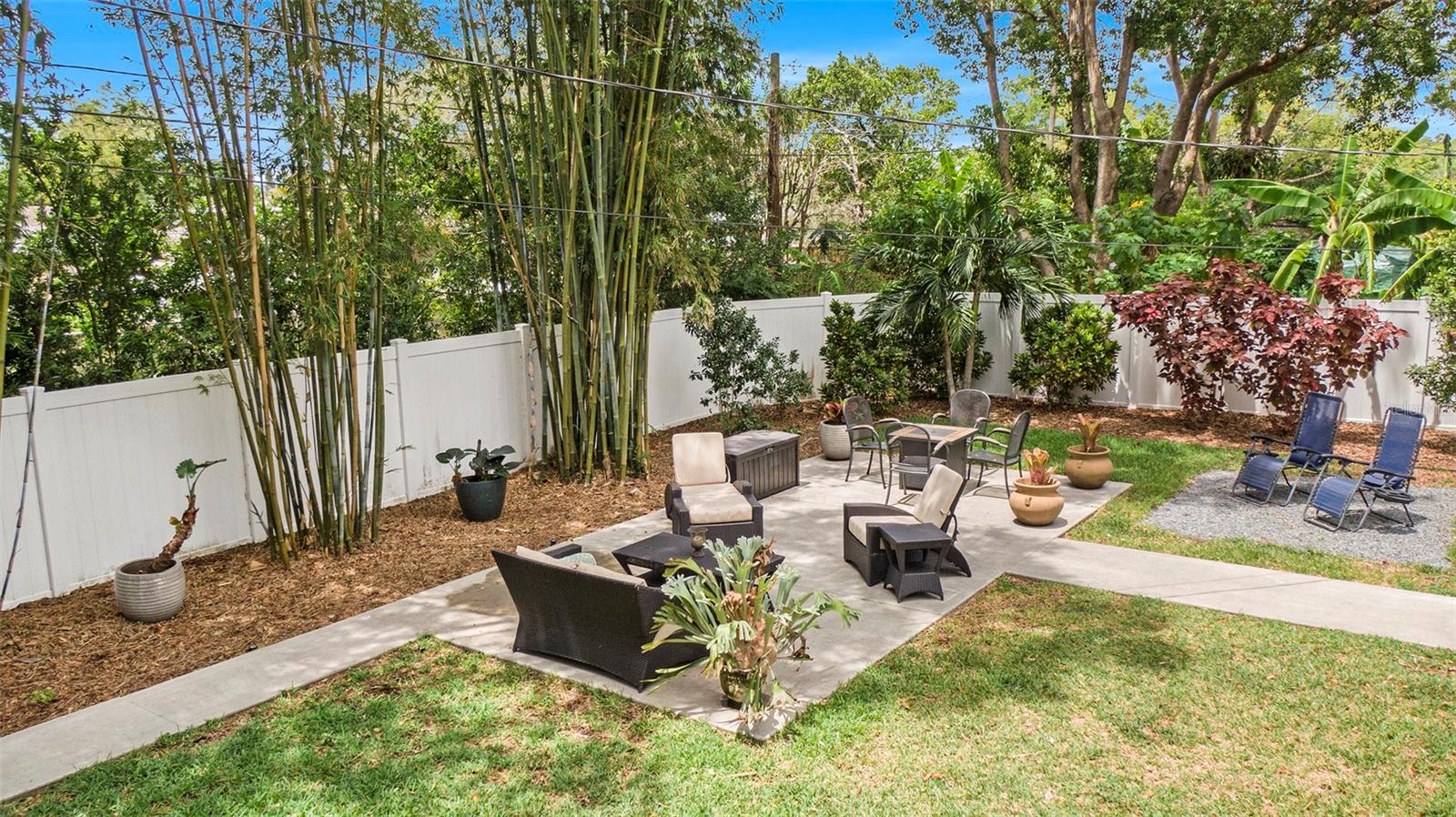 Relax and entertain in the sitting area.