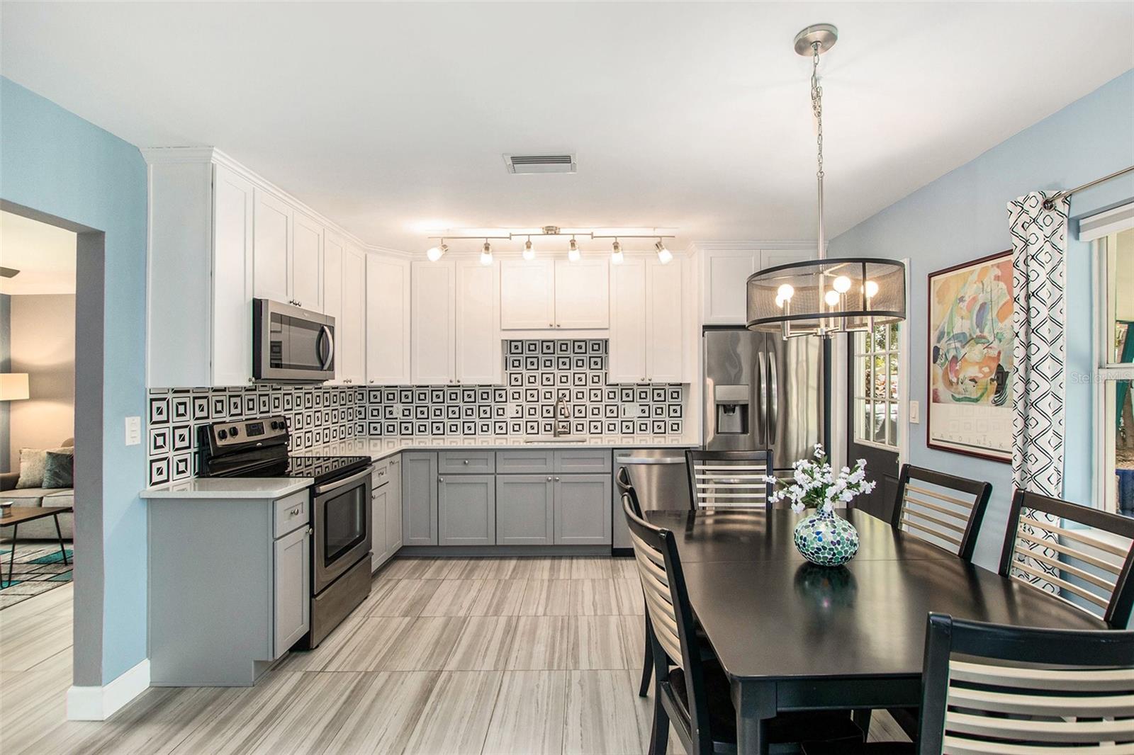Amazing contemporary graphic backsplash!
