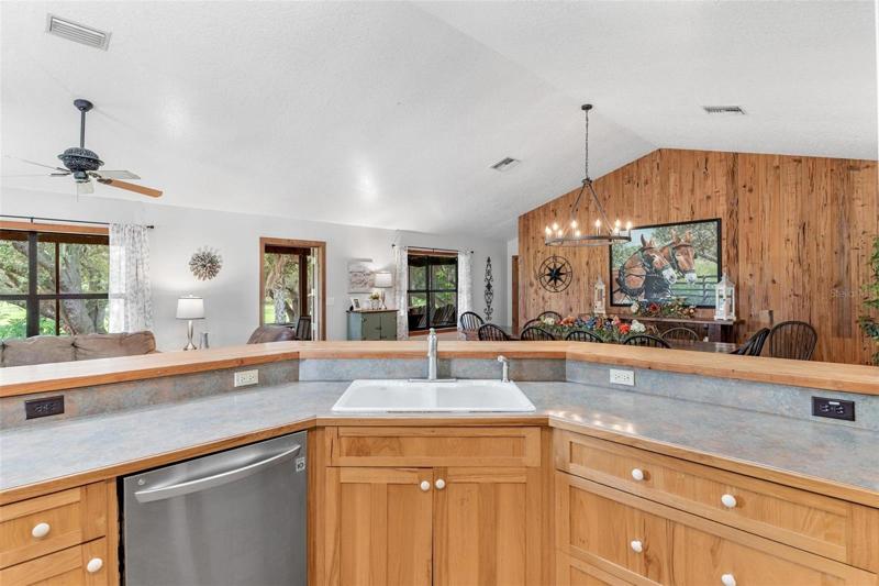 Kitchen with Breakfast Bar