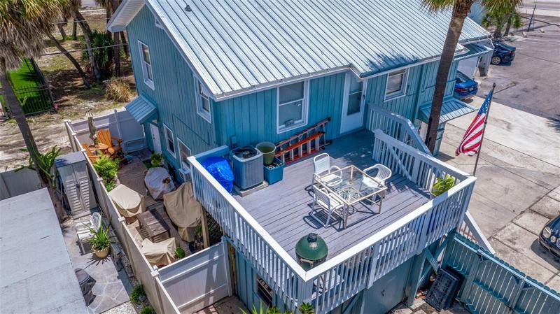 Duplex - Unit 2 Deck