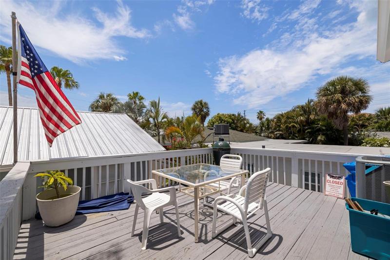 Duplex - Unit 1 Deck