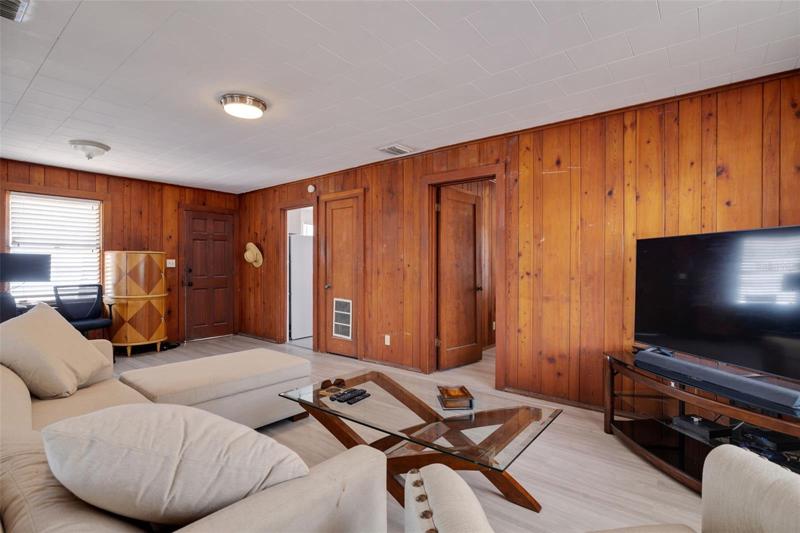 Duplex - Unit 1 Entryway