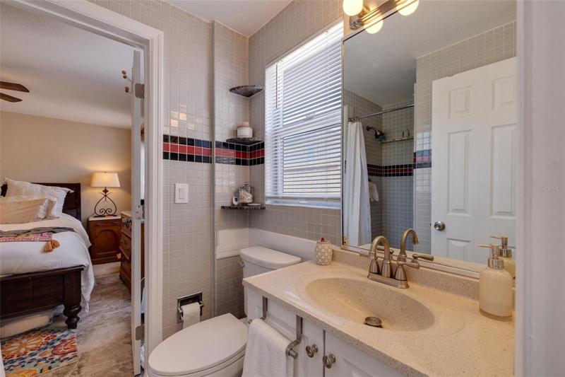 Duplex - Unit 2 bathroom