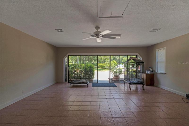 Bonus Room w/Sliders