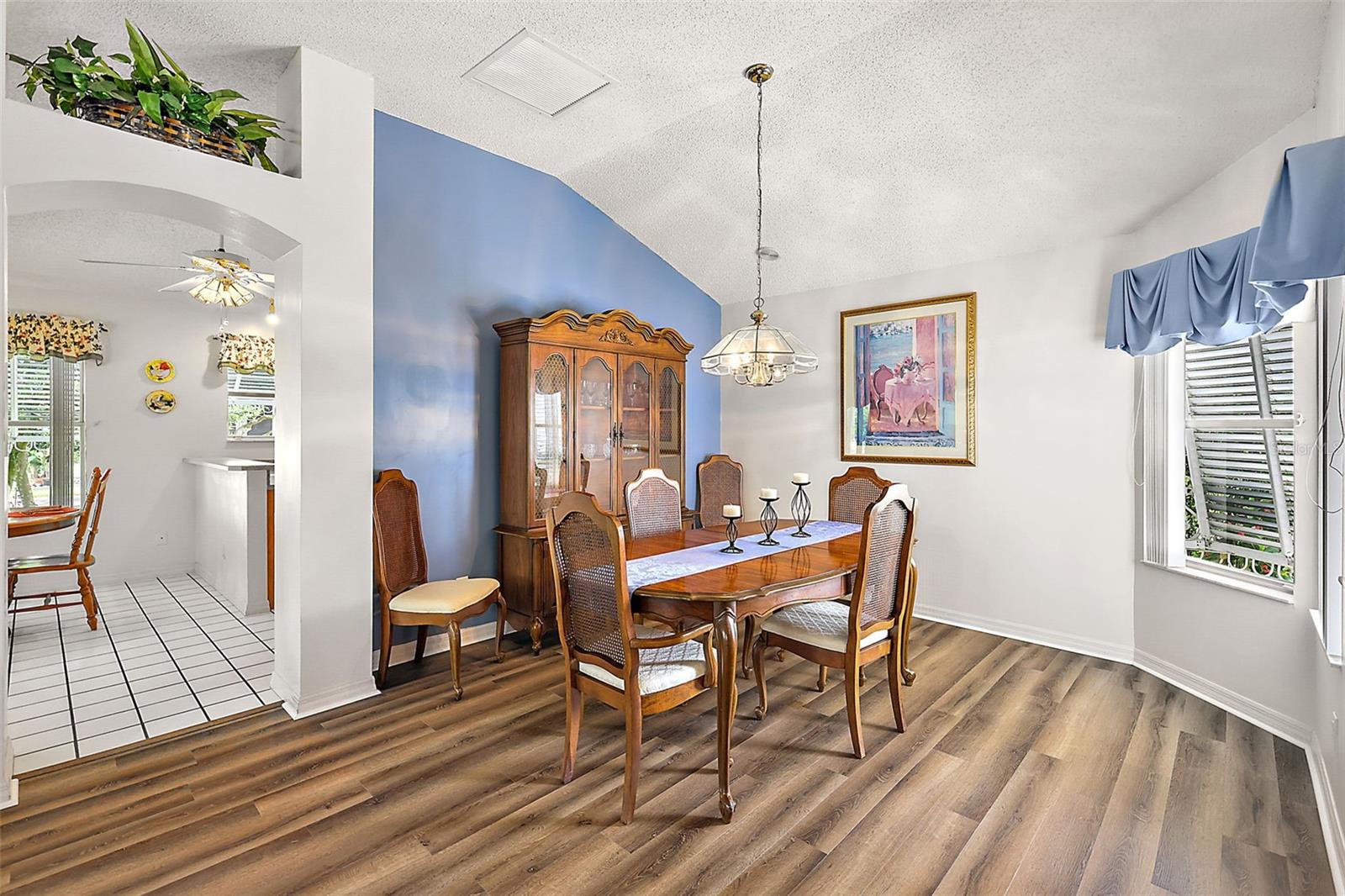 Dining area w/luxury vinyl plank flooring