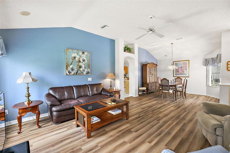 Living area w/vaulted ceiling