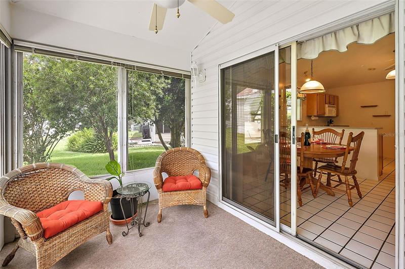 Lanai w/access to kitchen