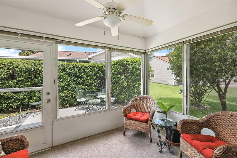 Lanai w/privacy