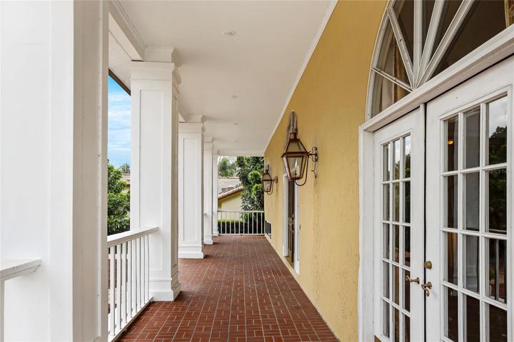 Beautiful sitting porch
