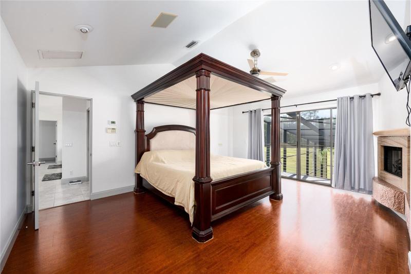 2nd Floor Master Suite bathroom