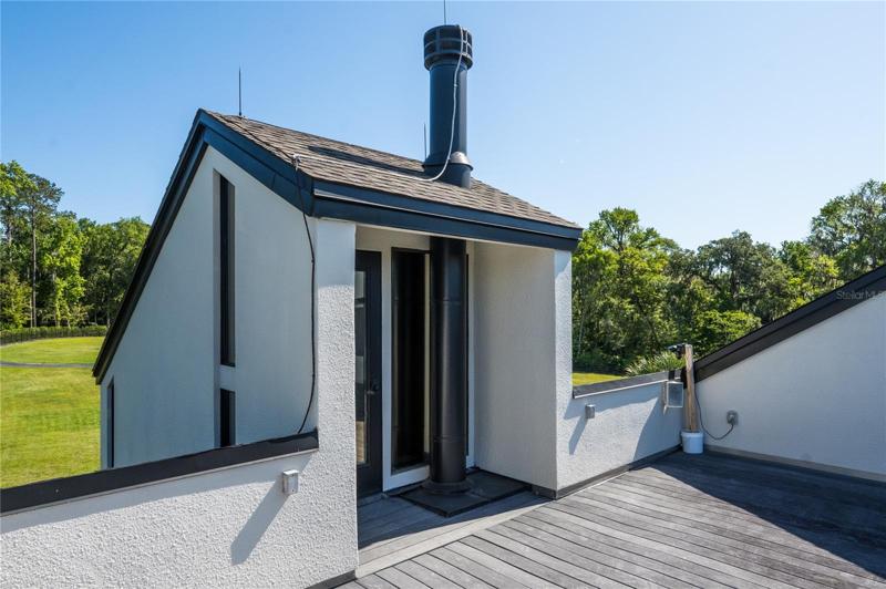 Roof Top Sitting Area and Media Room